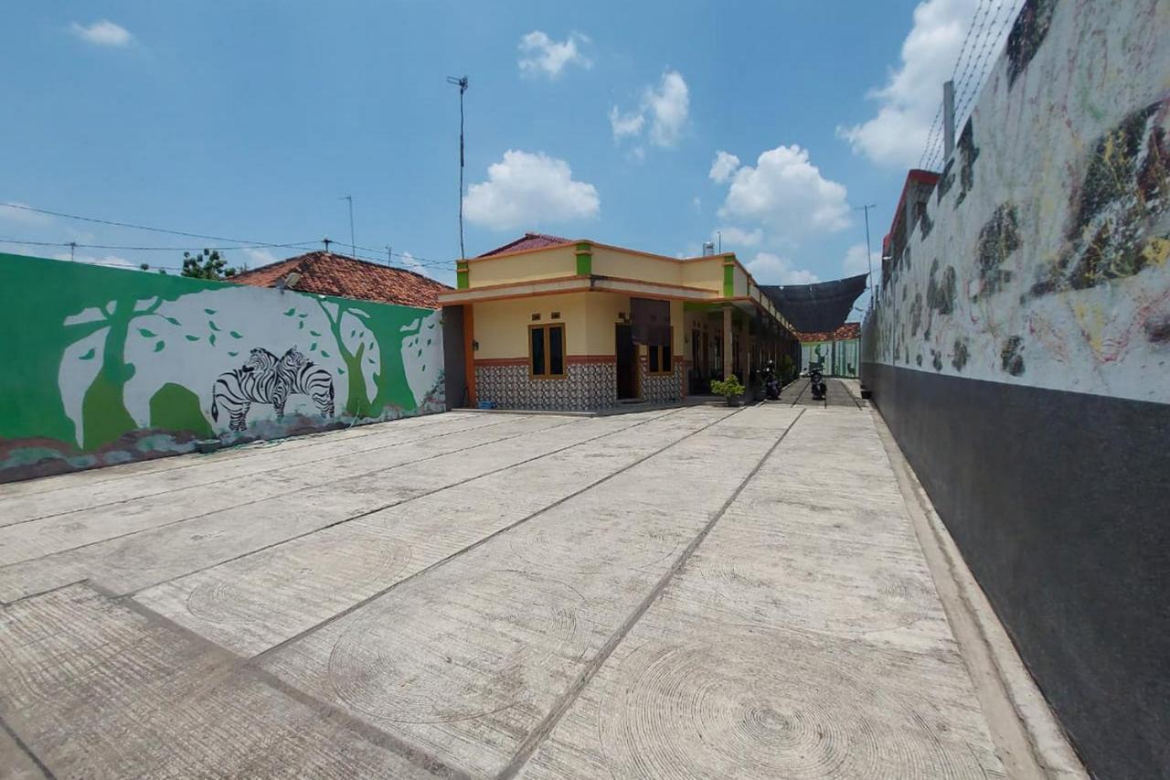 Homestay Fifa Syariah Pati Near Rsud Raa Soewondo Exterior foto
